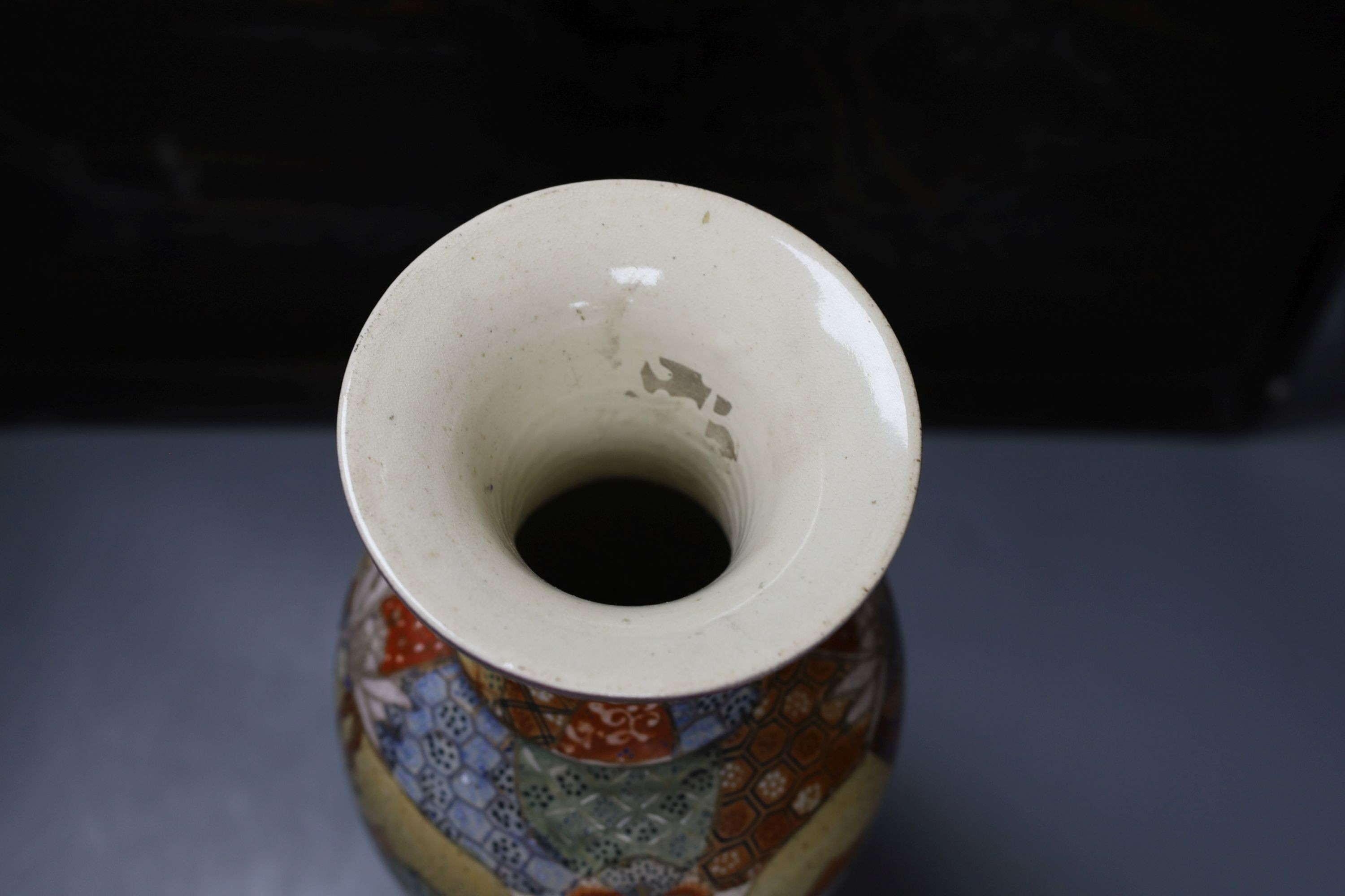 A Chinese underglazed copper red pear-shaped peony pattern vase, together with a Japanese Satsuma vase and Chinese lacquer tray (3)